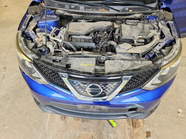 2018 NISSAN ROGUE SPORT — Engine bay