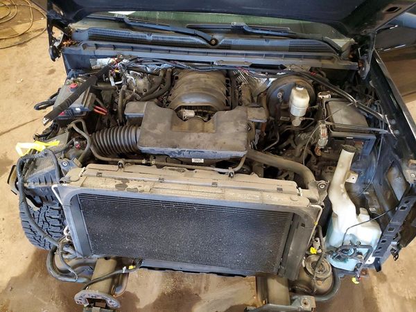 2017 CHEVROLET SILVERADO LT — Engine bay