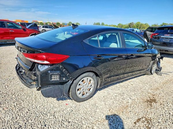 2017 HYUNDAI ELANTRA SE Base