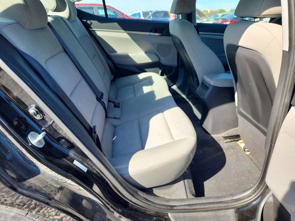 2017 HYUNDAI ELANTRA SE Base