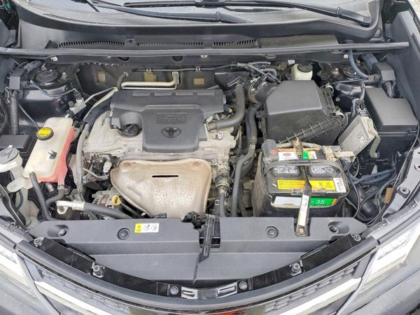 2015 TOYOTA RAV4 XLE (M Grade) — Engine bay