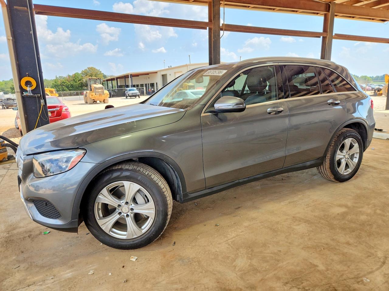 2016 MERCEDES-BENZ GLC GLC300 — Front 3/4