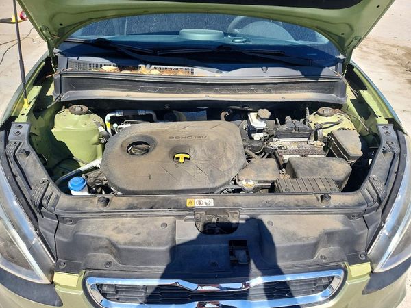 2012 KIA SOUL GL — Engine bay