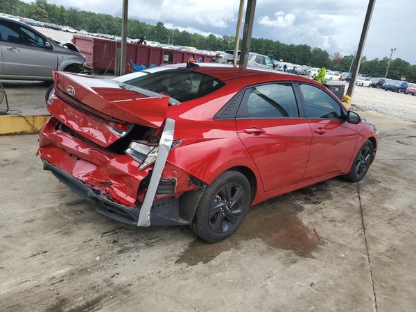 2022 HYUNDAI ELANTRA