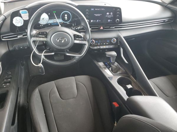 2022 HYUNDAI ELANTRA