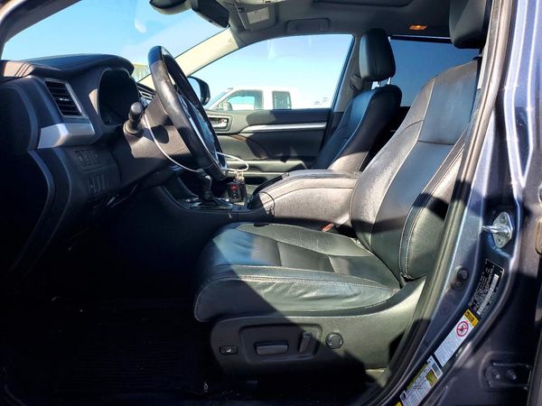 2019 TOYOTA HIGHLANDER SE/XLE — DENT