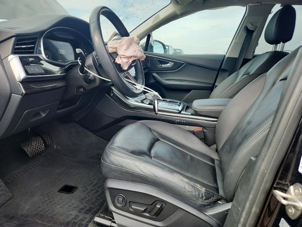 2022 AUDI Q7 — DENT