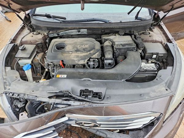 2015 HYUNDAI SONATA — Engine bay