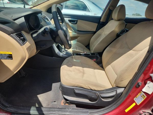 2013 HYUNDAI ELANTRA — DENT