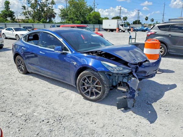2018 TESLA MODEL 3 — Passenger 3/4
