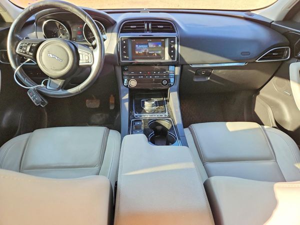 2017 JAGUAR F-PACE — CKPT