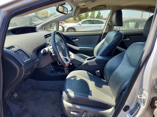 2015 TOYOTA PRIUS — DENT