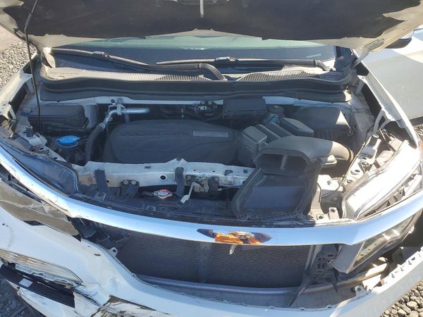 2016 HONDA PILOT EXL — Engine bay