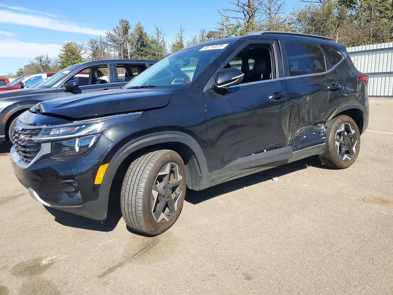 2025 KIA SELTOS EX — Front 3/4
