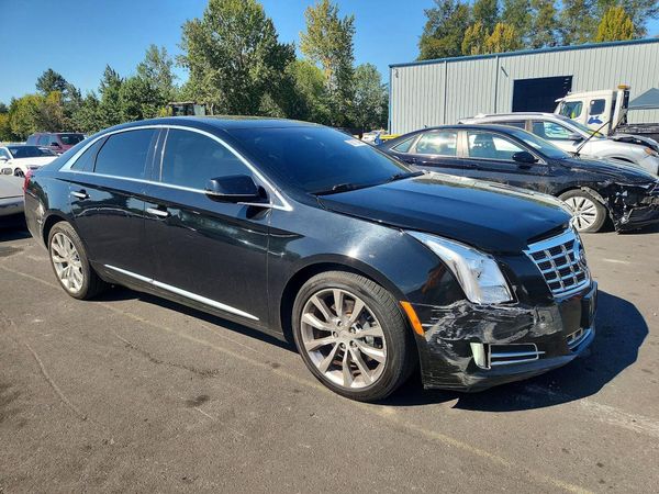2015 CADILLAC XTS — Passenger 3/4