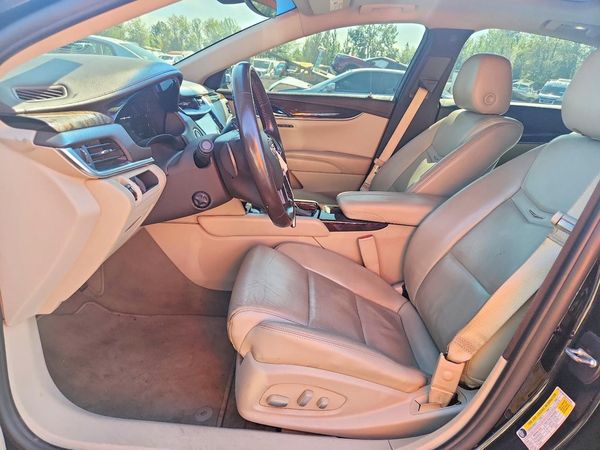 2015 CADILLAC XTS — DENT