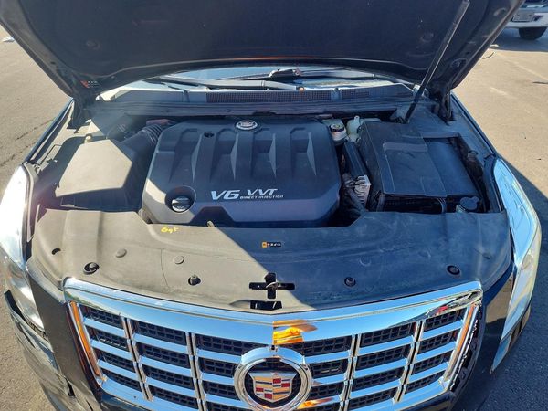2015 CADILLAC XTS — Engine bay