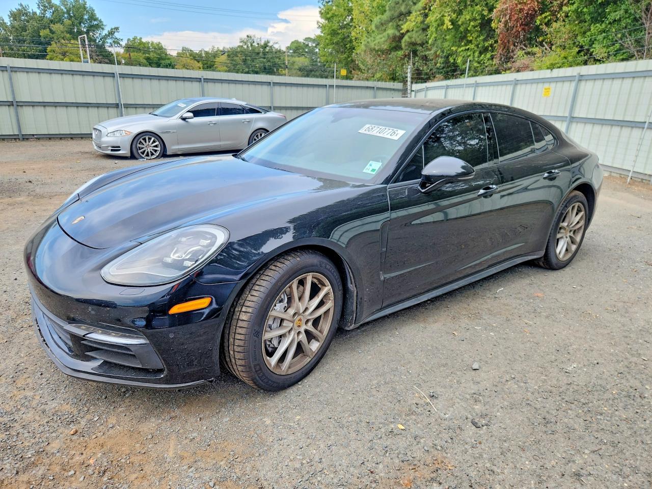 2017 PORSCHE PANAMERA Base (2WD), 4 (4WD) — Front 3/4