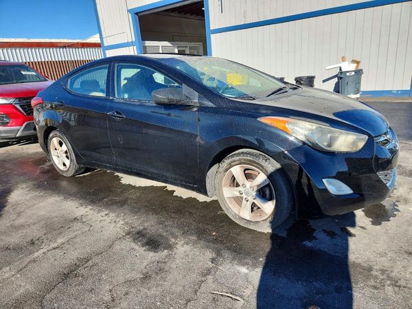 2013 HYUNDAI ELANTRA