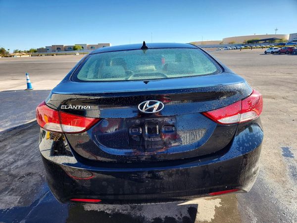 2013 HYUNDAI ELANTRA