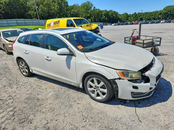 2017 VOLVO V60