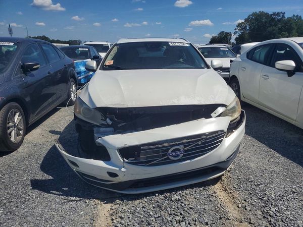 2017 VOLVO V60