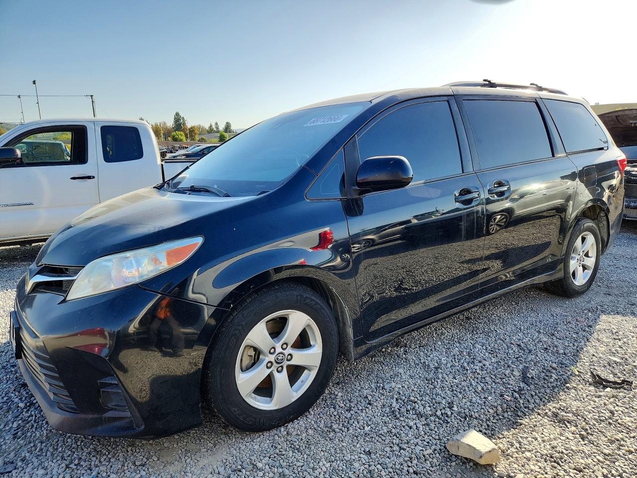 2020 TOYOTA SIENNA E grade — Front 3/4