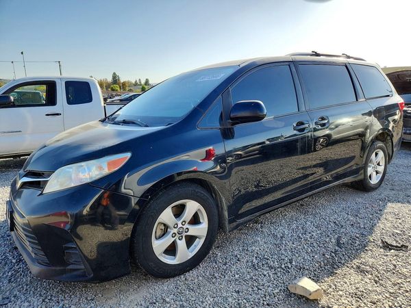2020 TOYOTA SIENNA E grade — Front 3/4