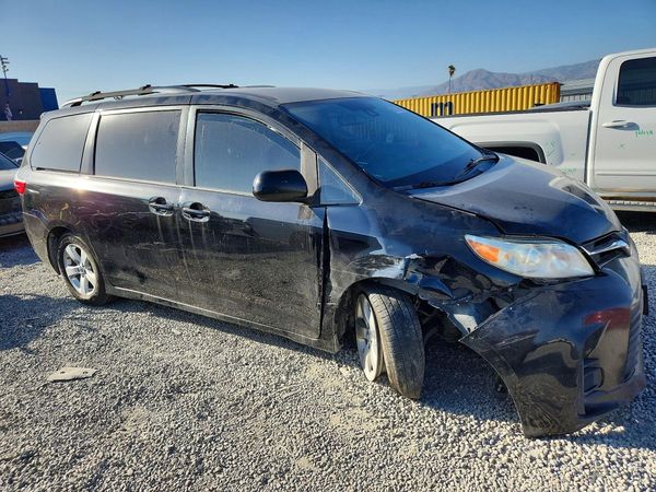 2020 TOYOTA SIENNA E grade — Passenger 3/4