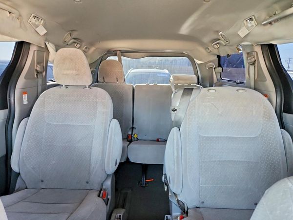 2020 TOYOTA SIENNA E grade — SUVN