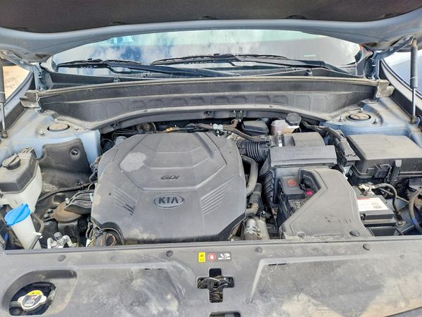 2020 KIA TELLURIDE — Engine bay