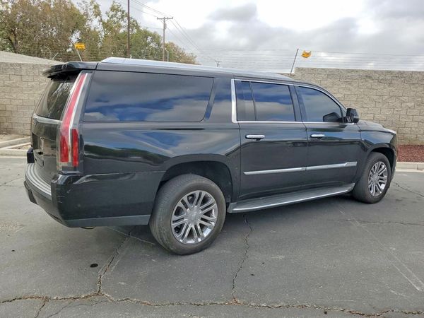 2017 CADILLAC ESCALADE ESV Base