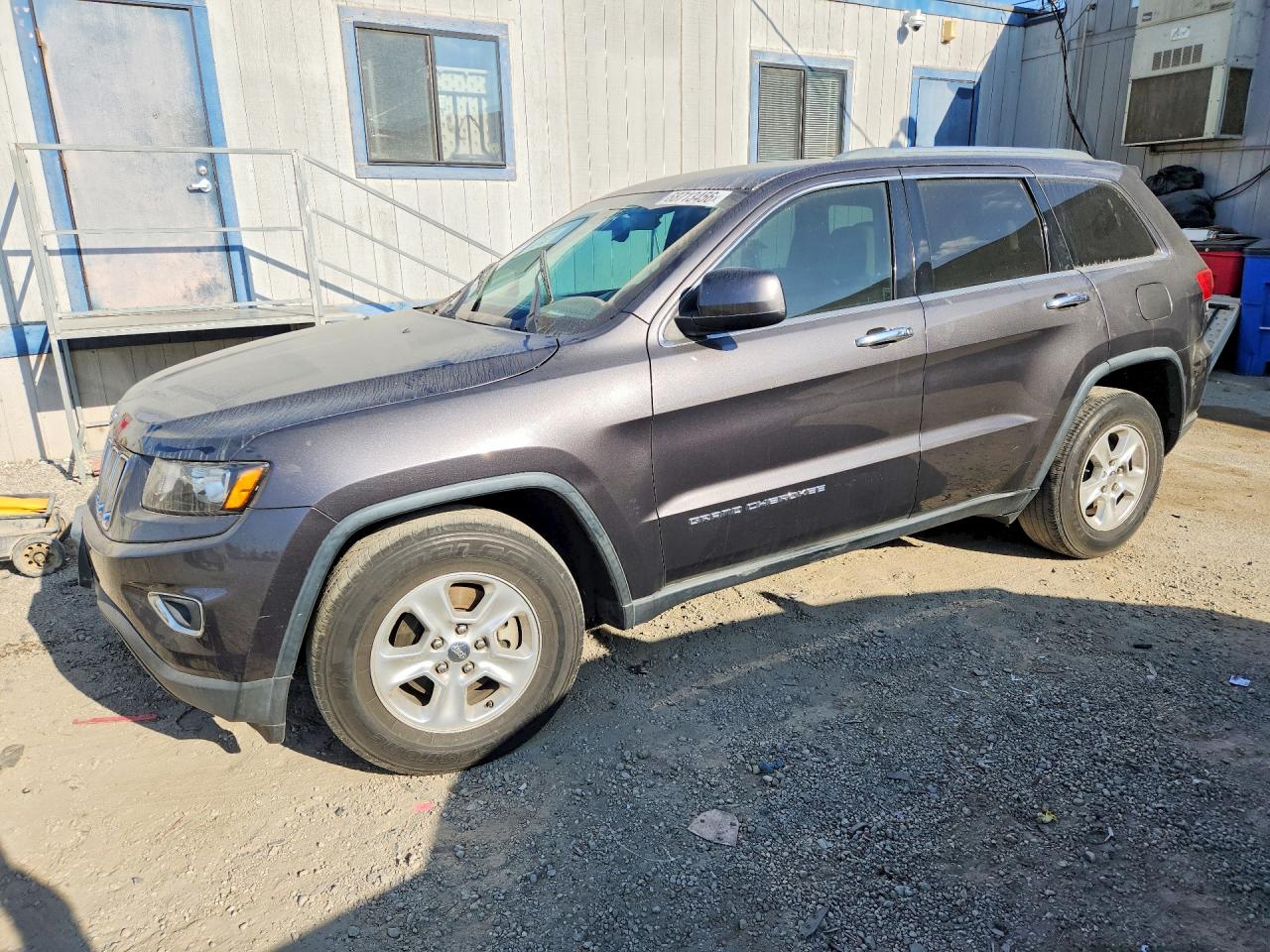 2014 JEEP CHEROKEE Laredo — Front 3/4