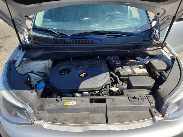 2018 KIA SOUL — Engine bay