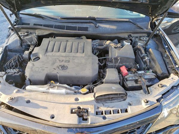 2012 TOYOTA CAMRY — Engine bay