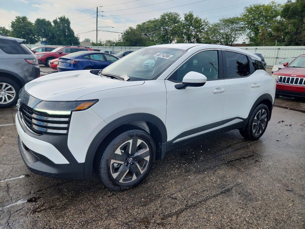 2025 NISSAN KICKS — Front 3/4
