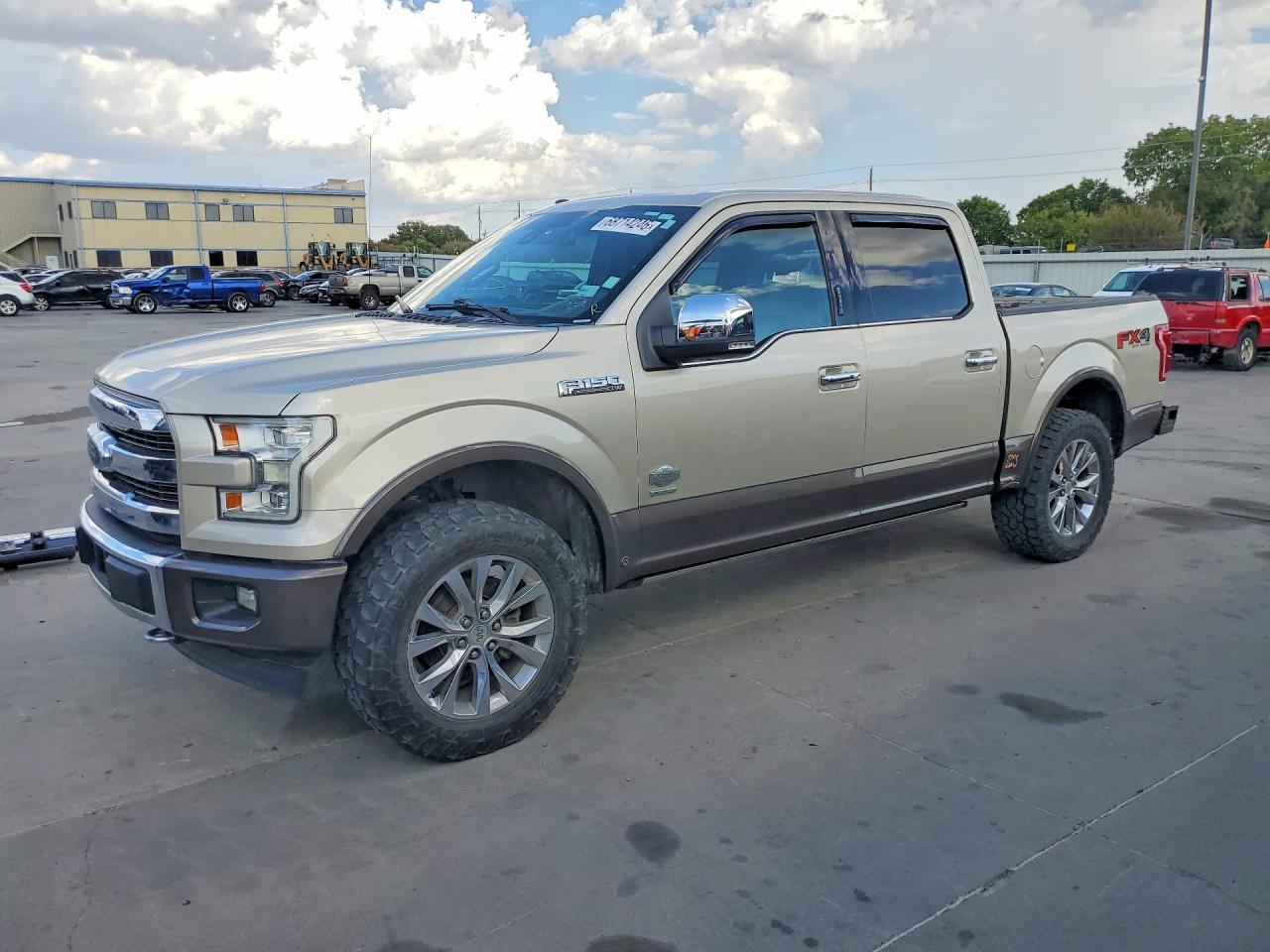 2017 FORD F150 SuperCrew — Front 3/4