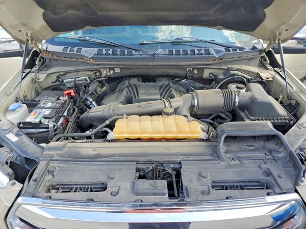 2017 FORD F150 SuperCrew — Engine bay