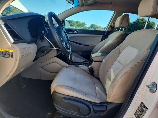 2017 HYUNDAI TUCSON — DENT