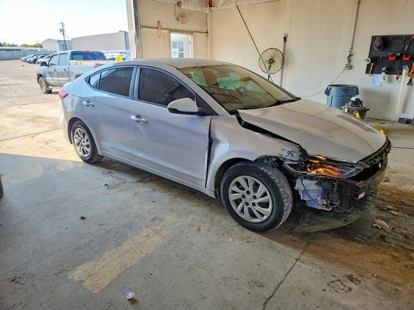 2017 HYUNDAI ELANTRA — Passenger 3/4