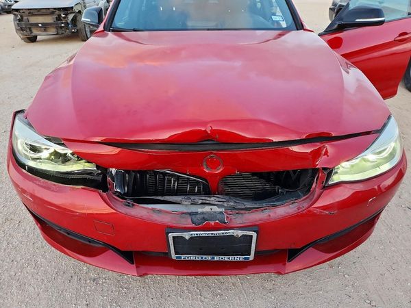 2015 BMW 328 xDrive GT — Engine bay