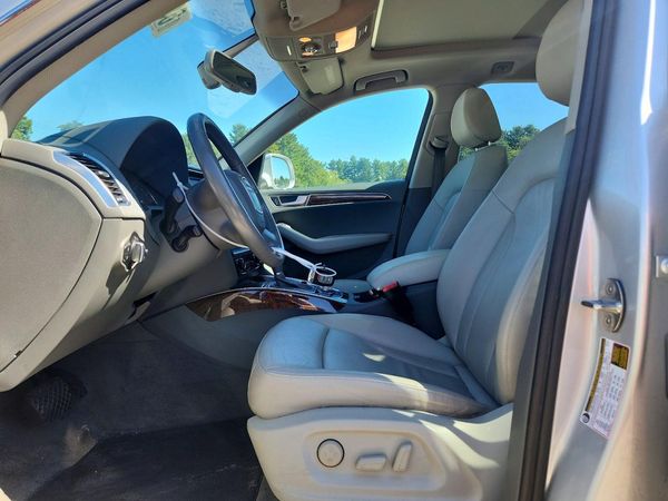 2012 AUDI Q5 Premium Plus