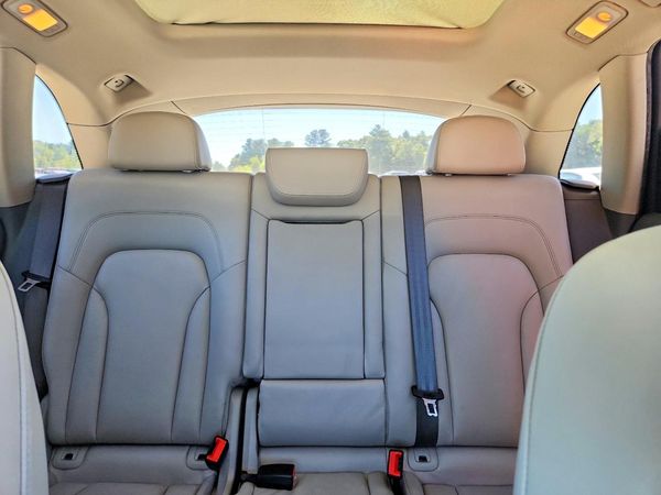 2012 AUDI Q5 Premium Plus