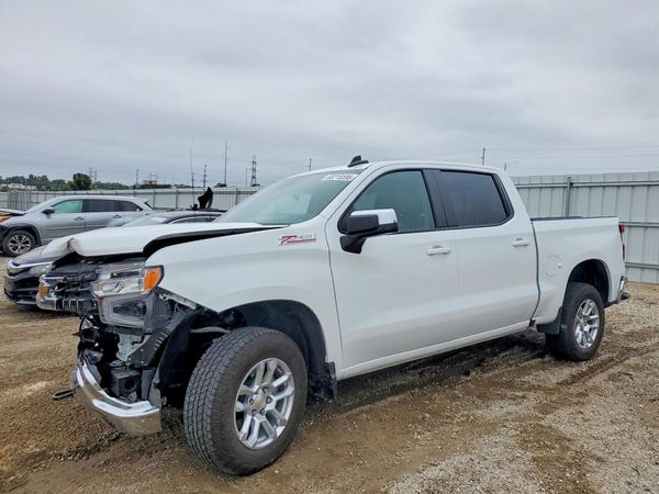 2024 CHEVROLET SILVERADO LT — Front 3/4