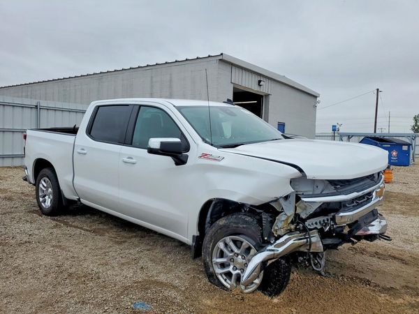 2024 CHEVROLET SILVERADO LT — Passenger 3/4