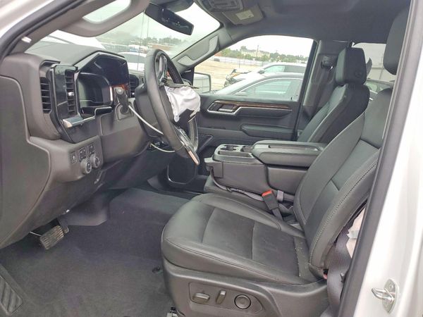2024 CHEVROLET SILVERADO LT — DENT