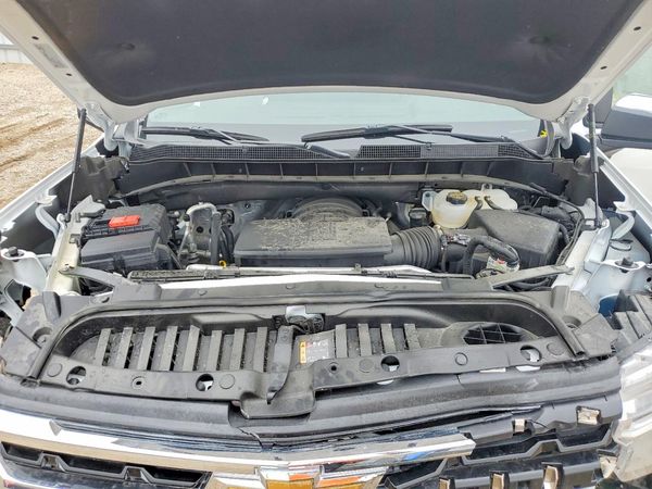 2024 CHEVROLET SILVERADO LT — Engine bay