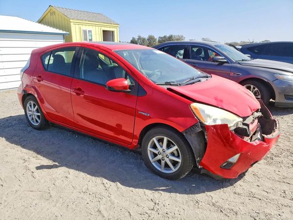 2012 TOYOTA PRIUS — Passenger 3/4