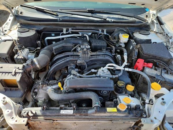 2022 SUBARU OUTBACK — Engine bay
