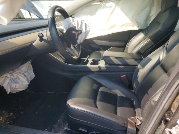 2018 TESLA MODEL 3 — DENT